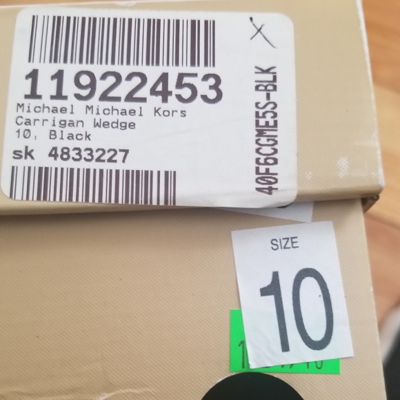 Michael Kors Carrigan Booties, NWB - Picture 14 of 14